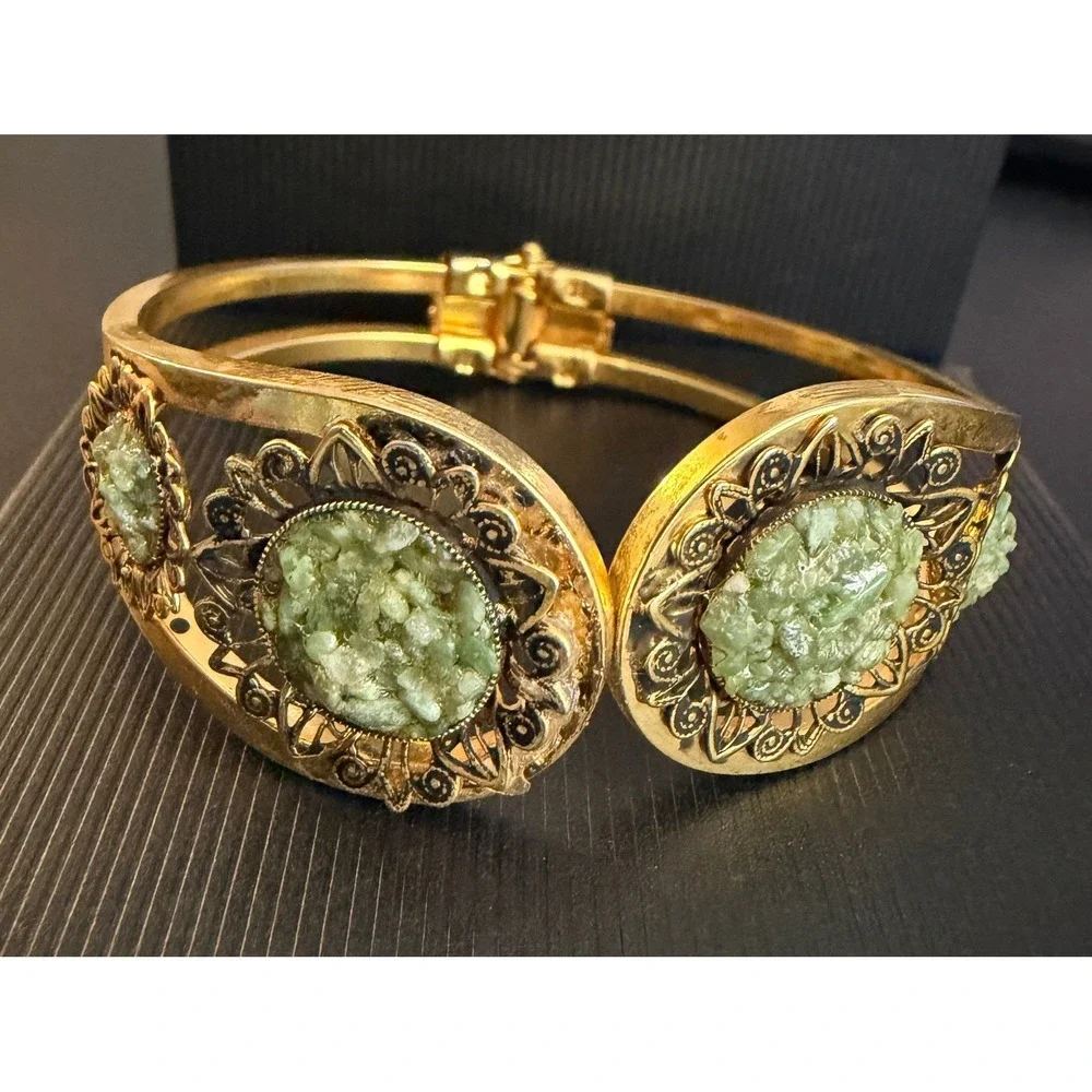 Vintage Cuff Bracelet Green Stone Gold Filigree Sunburst